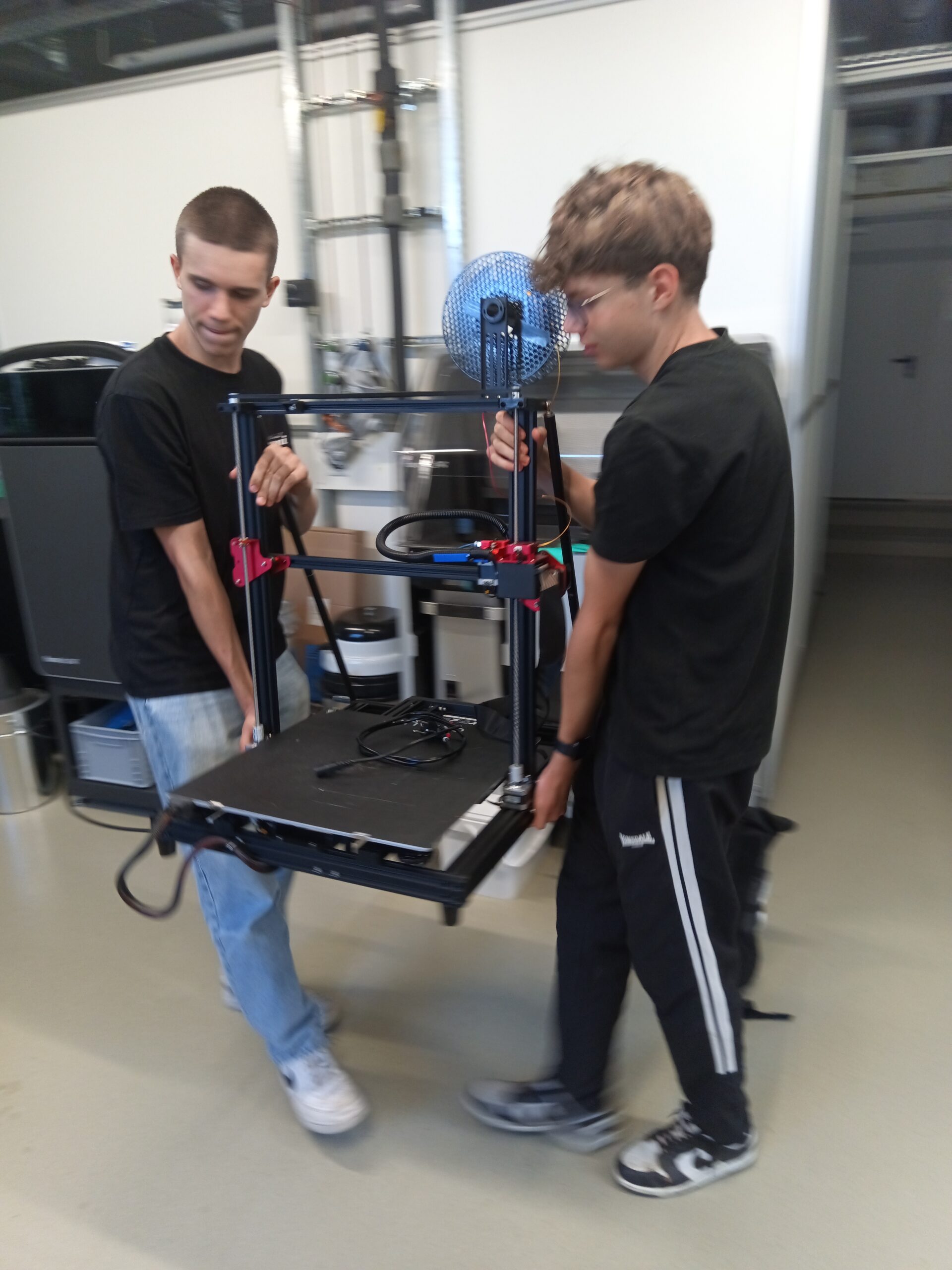 Creality CR 10 Max getragen